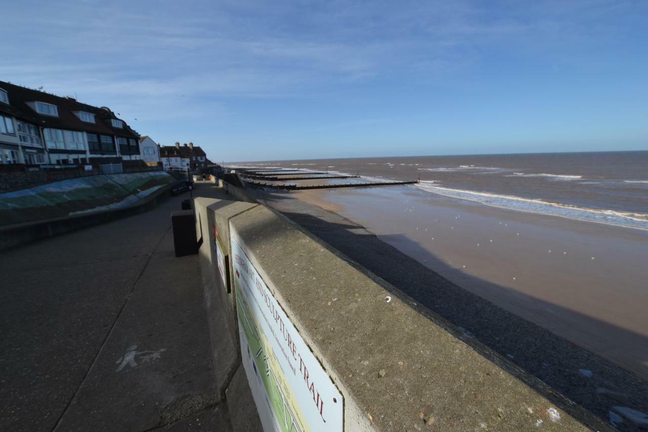 The Two Lifeboats Acomodação com café da manhã Sheringham Exterior foto