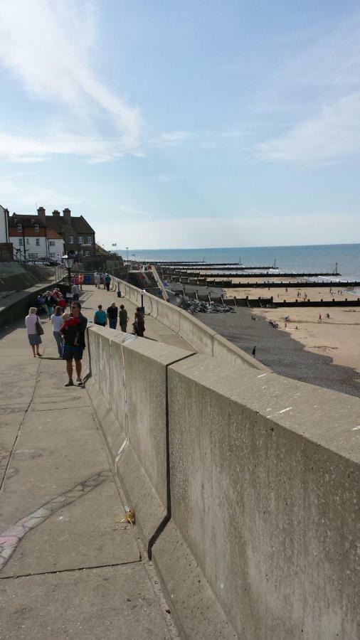 The Two Lifeboats Acomodação com café da manhã Sheringham Exterior foto